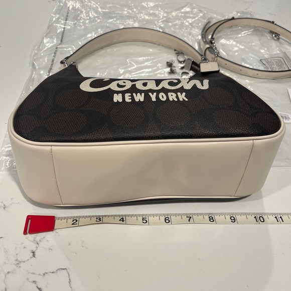 New! Coach! - Picture 12 of 16